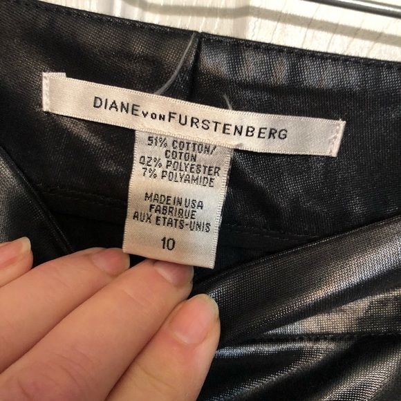 DVF Diane Von Furstenberg size 10 Black shiny dress pants with stretch - Picture 4 of 13